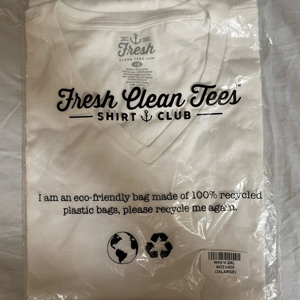 Fresh, brand-new white T-shirt, Size 2X